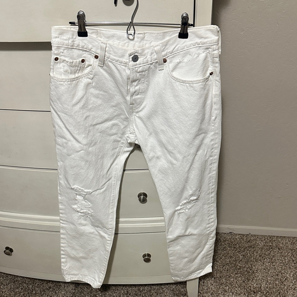 Levi’s White Distressed Jeans